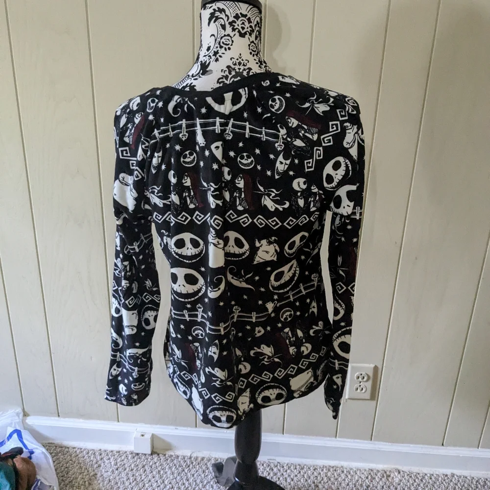nightmare before Christmas top - Picture 3 of 5